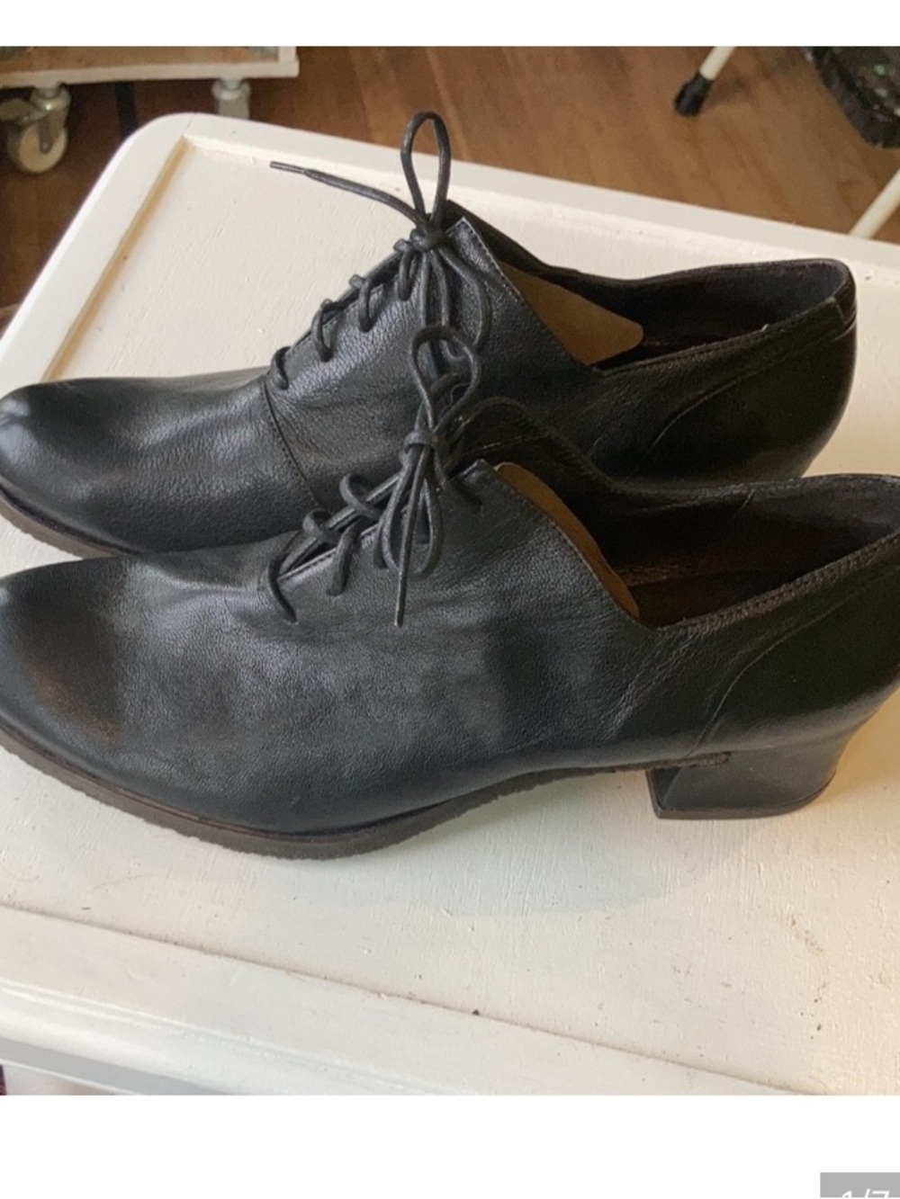 Black Leather Lace-Up Oxford Flats for Women - Picture 4 of 10